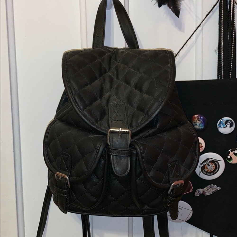 👁‍🗨 Black Quilted Backpack 👁‍🗨
